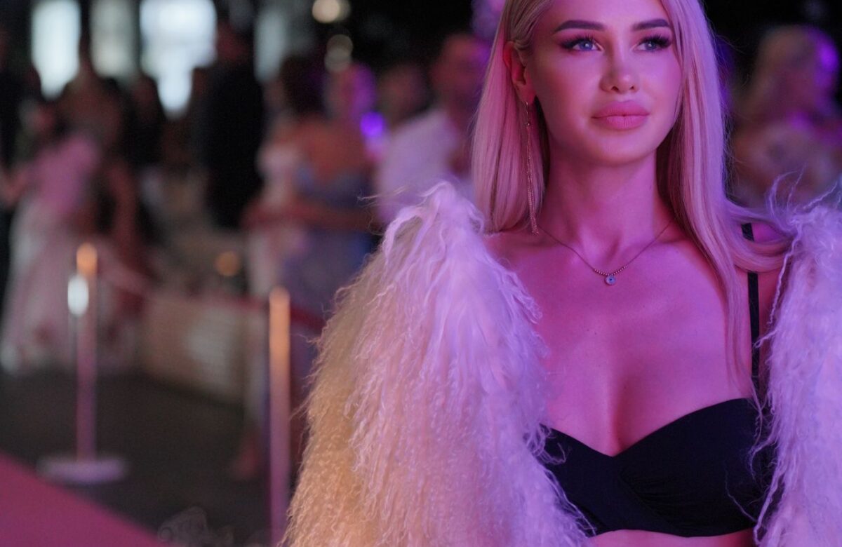 MARIA TITIEVSKA – MISS EURASIA 2025 Barbie Fashion Show’da Parlayan Taçlı Güzellik